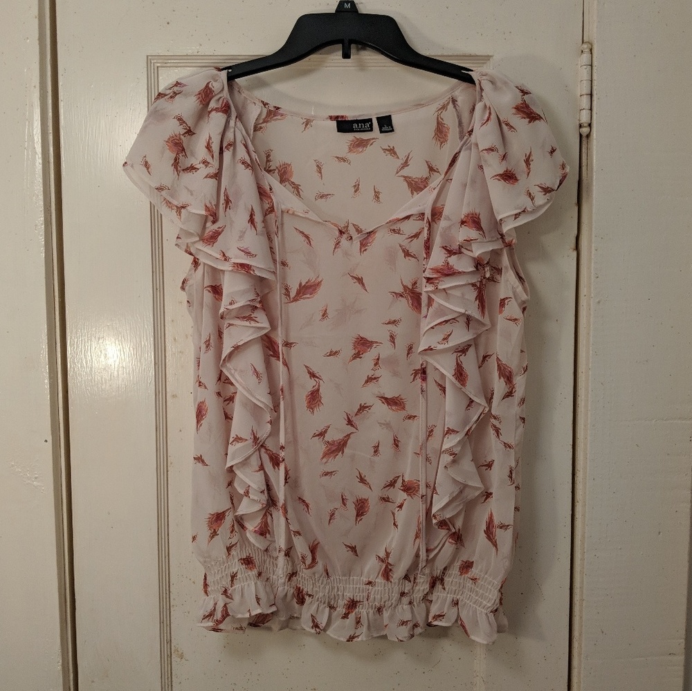 Chic soft pink top with feather design